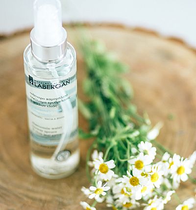 Μικυλλιακό νερό καθαρισμού με ανθόνερο χαμομηλιού εκχύλισμα ερυθρελάτης φυλλών ελίας.