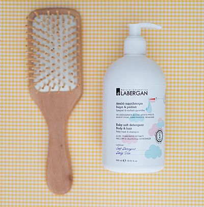 Φυσικό αφρόλουτρο - σαμπουάν με άνθη ρυζιού, χυμό αλόης για την βρεφική και παιδική φροντίδα